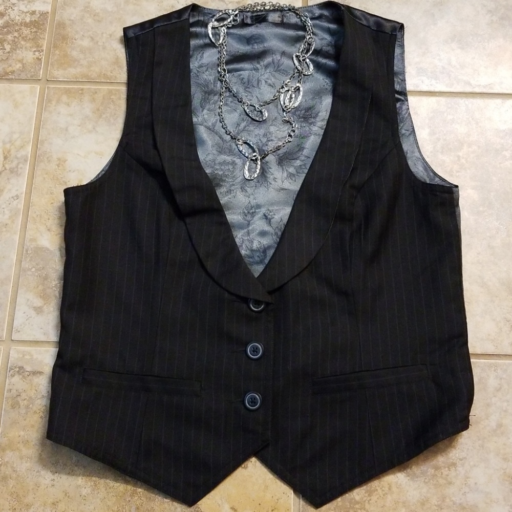 2 for $20! Old Navy vest 😍